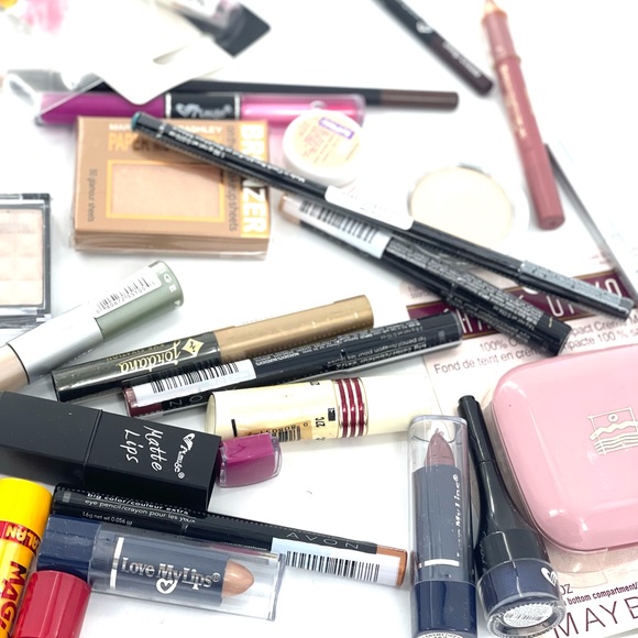 Brand New Drugstore MakeUp Bundle - Picture 2 of 5